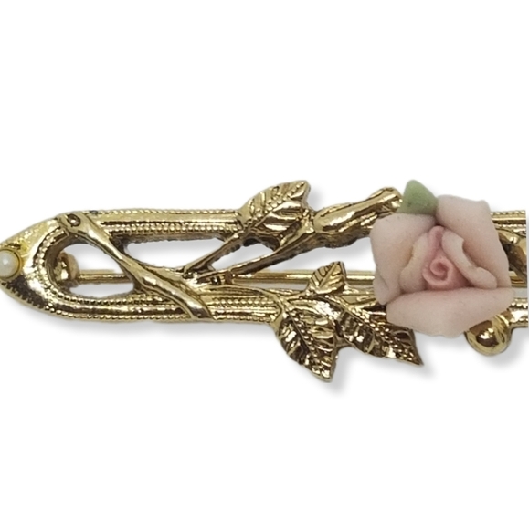 1928 BRAND VINTAGE GOLDTONE & PINK PORCELAIN ROSE ACCENT PIN - Picture 3 of 4